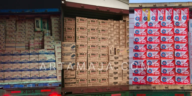 Mixed container loaded with Indonesian snacks and drinks