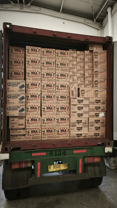 Indonesian food products loaded for export